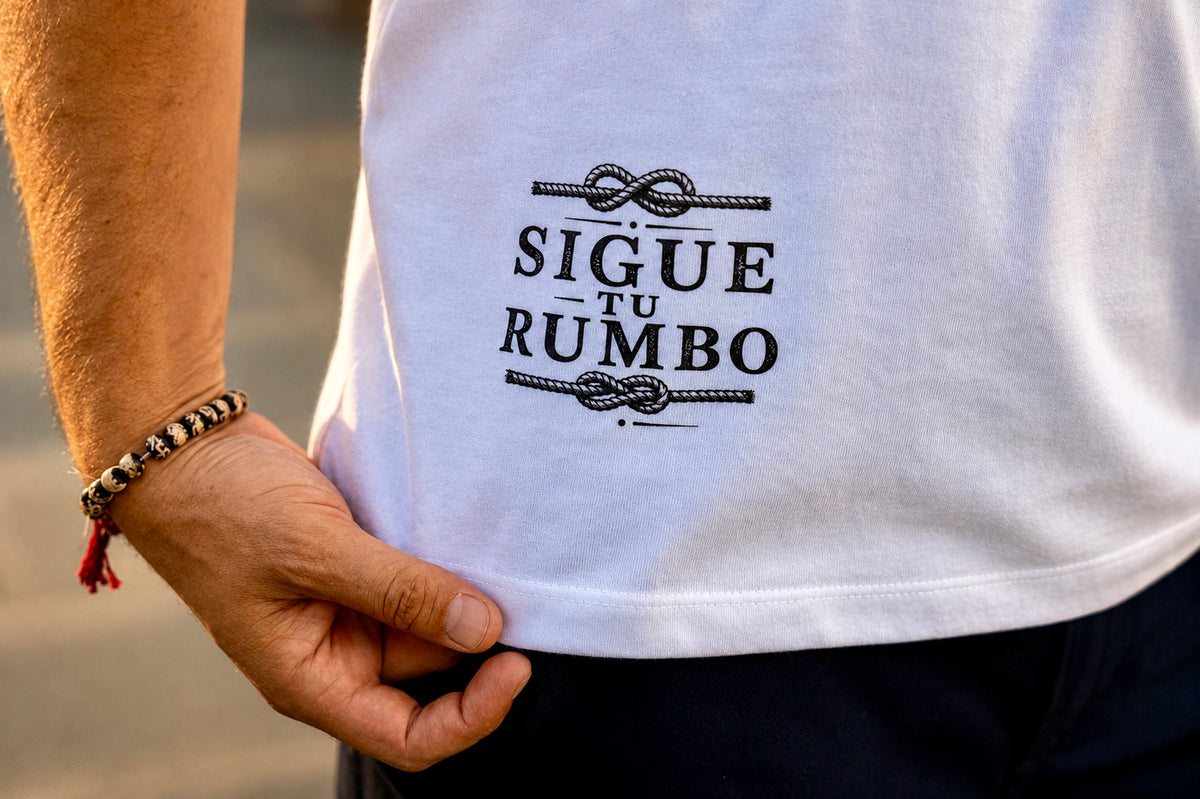 Detalle del estampado inferior de la camiseta Anchor Soul Fish On Replay.