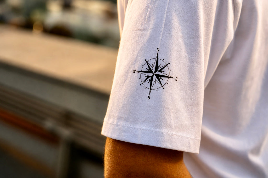 Diseño exclusivo en la manga de la camiseta Anchor Soul Fish On Replay.